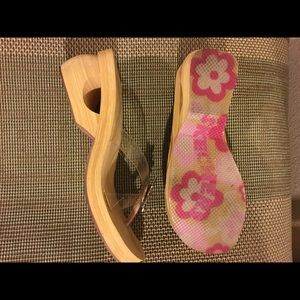 SKECHERS Somethin Else Sandals 10 Cushion Platform